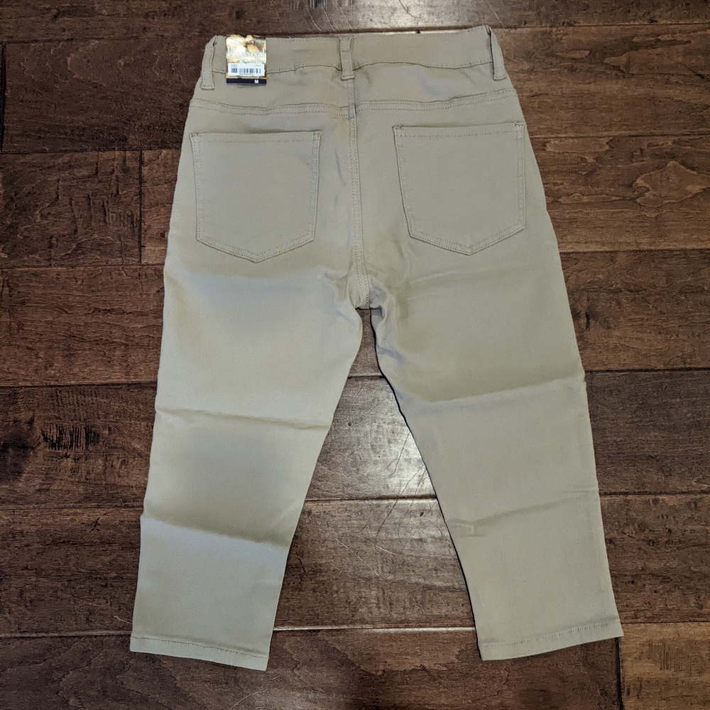 Khaki capris - Picture 4 of 6